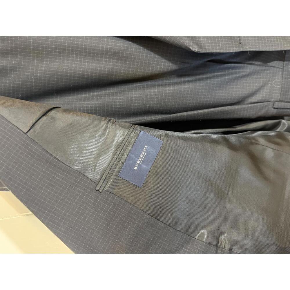 Burberry Men’s Small Window Pane 100% Wool Suit 2 Button Sz. 48L - Picture 2 of 9